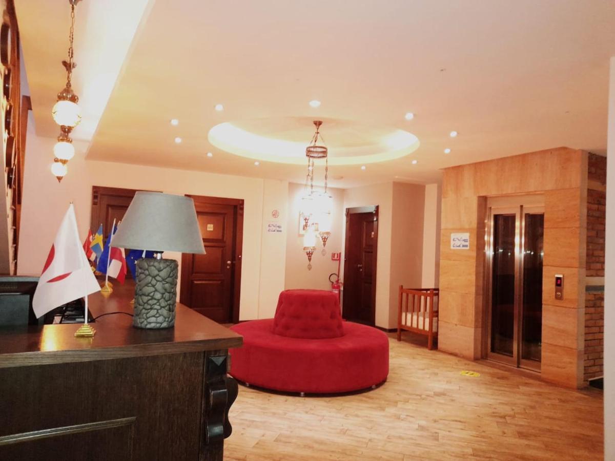 Hotel Happy Gjakova ภายนอก รูปภาพ