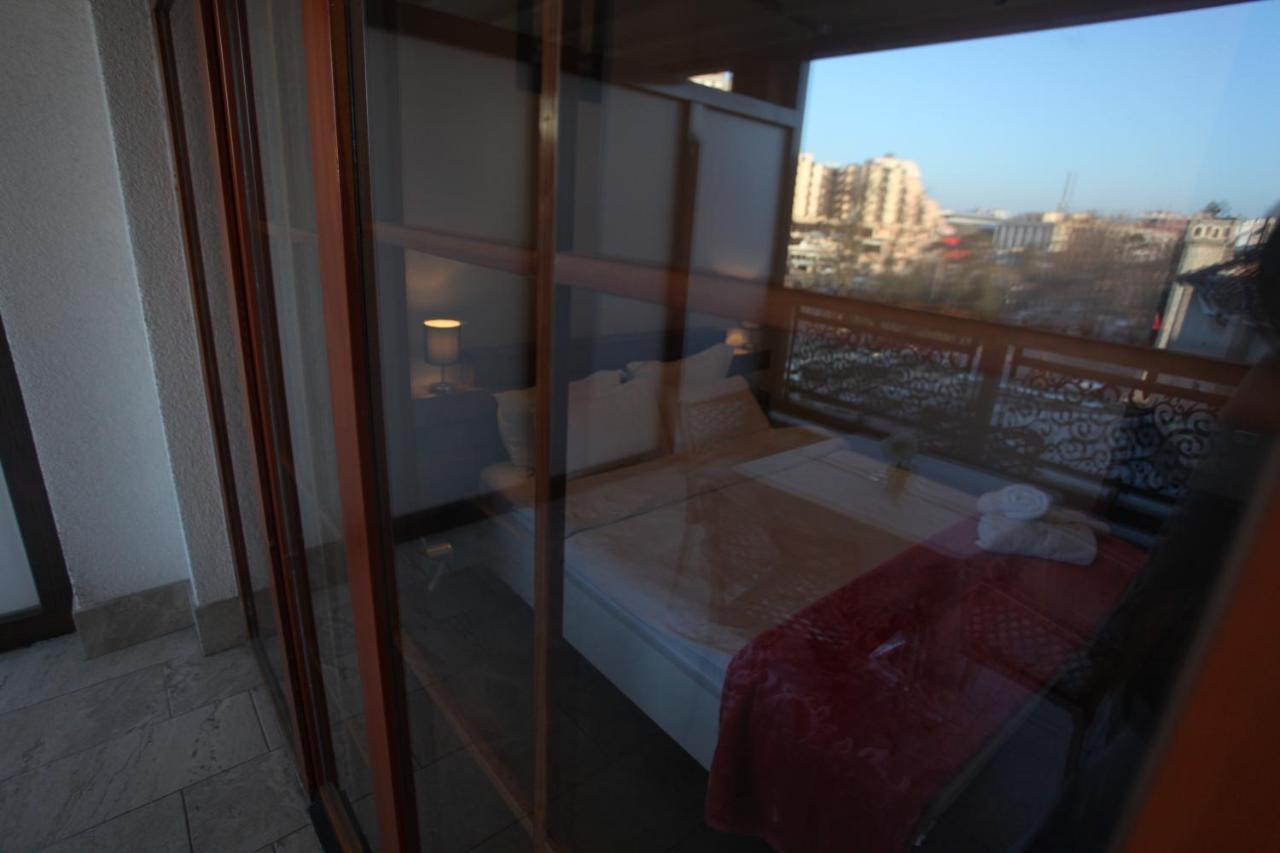 Hotel Happy Gjakova ภายนอก รูปภาพ