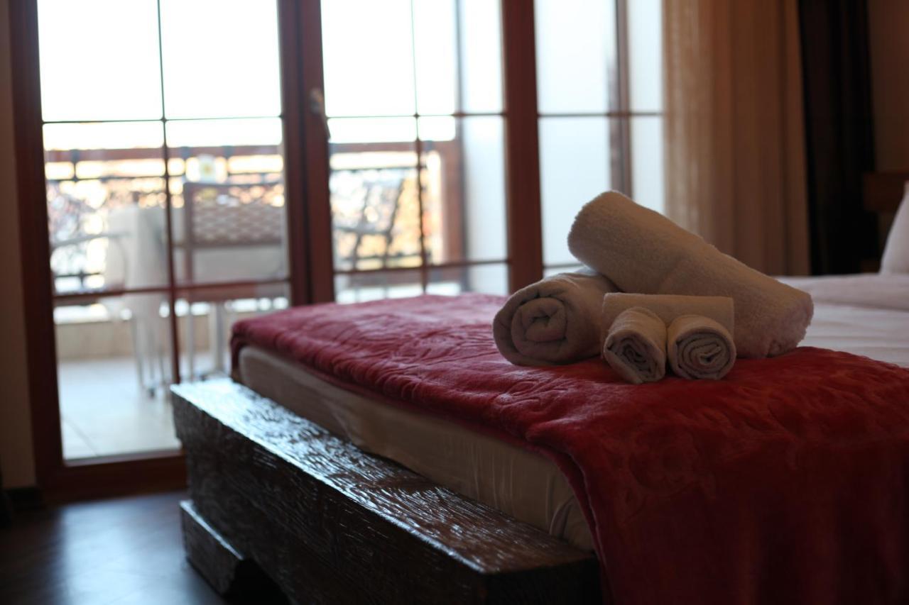 Hotel Happy Gjakova ภายนอก รูปภาพ