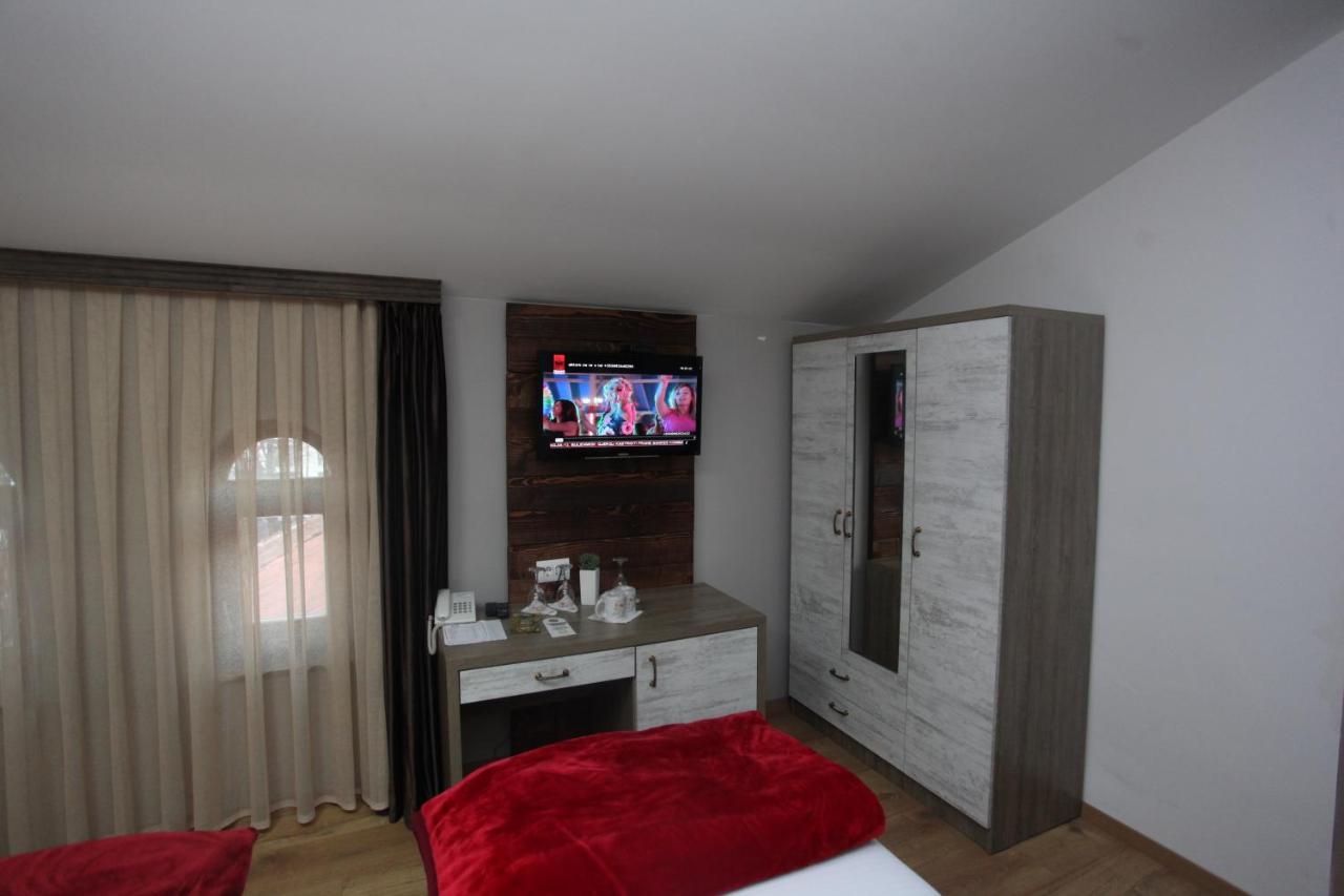 Hotel Happy Gjakova ภายนอก รูปภาพ