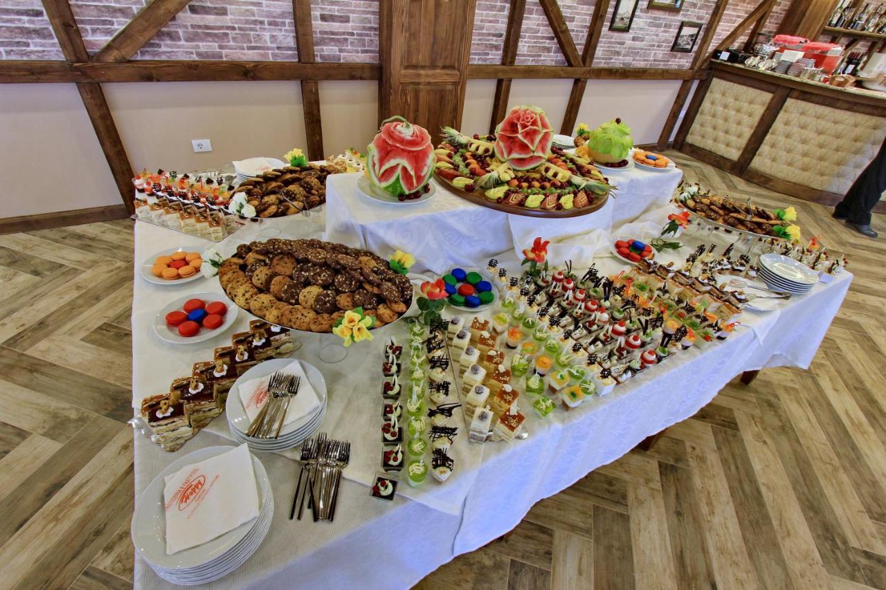 Hotel Happy Gjakova ภายนอก รูปภาพ